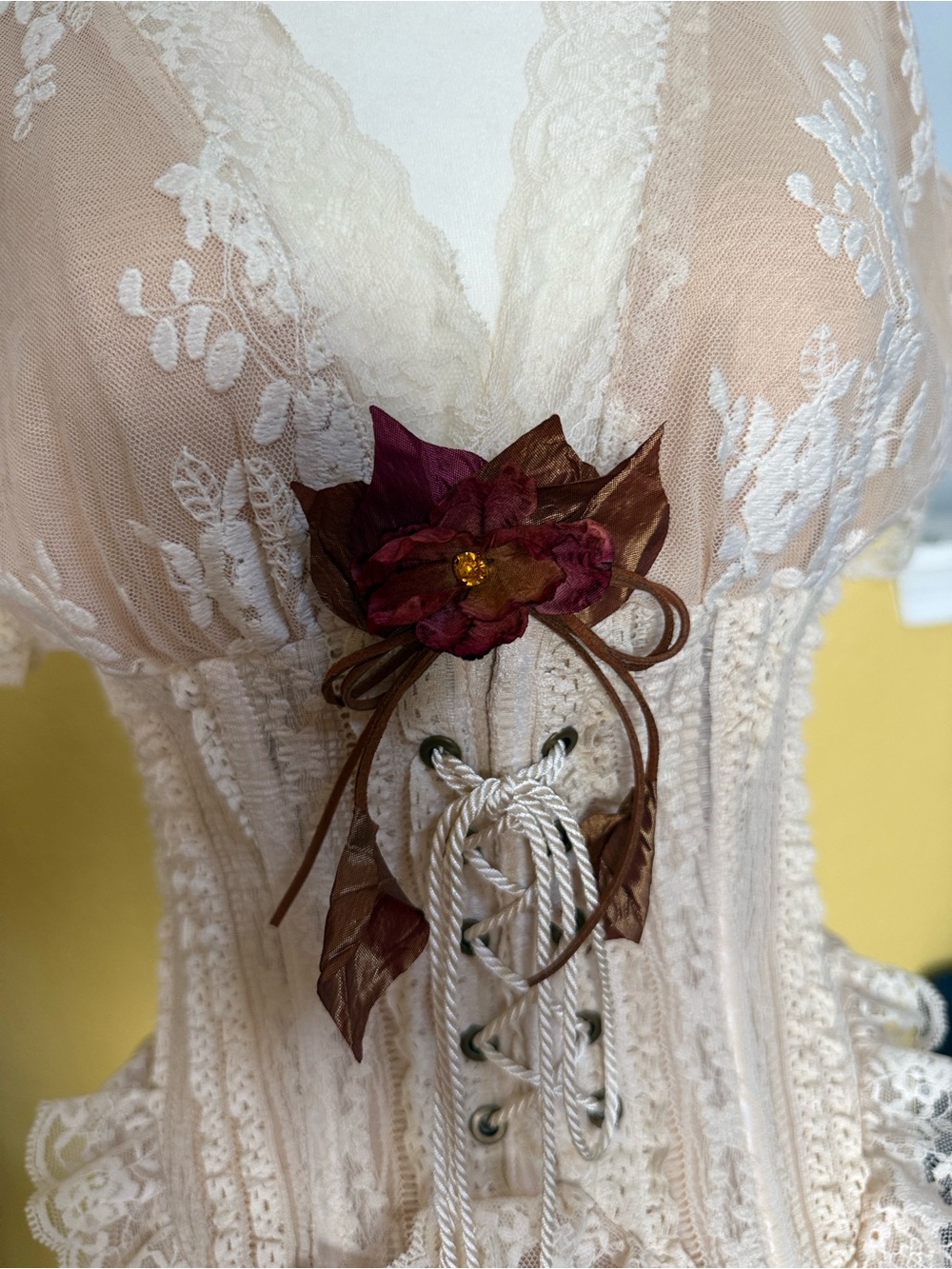Wild Thorn Rose Corset Dress - Picture 7 of 9